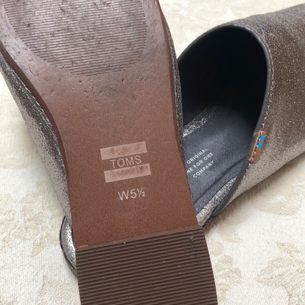 Toms - Picture 5 of 5